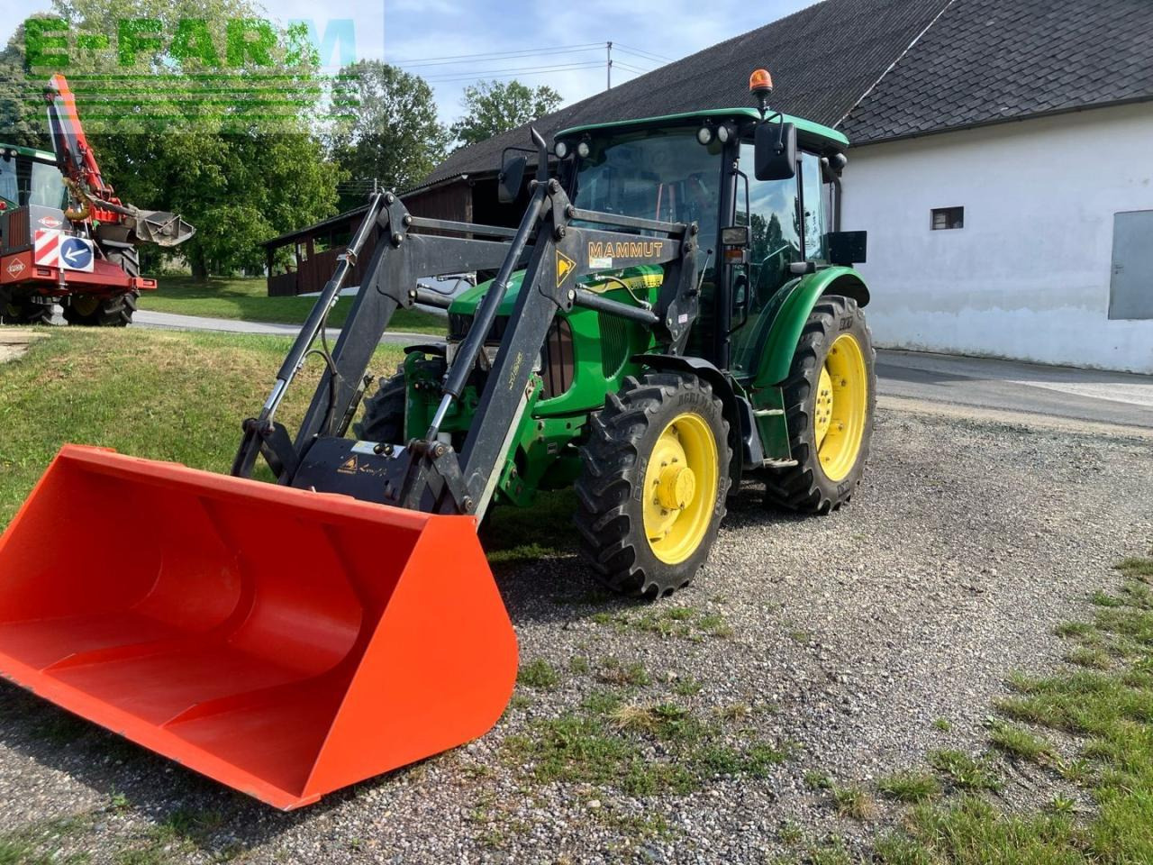 John Deere 5820 - Traktor: slika 1 John Deere 5820 - Traktor: slika 1
