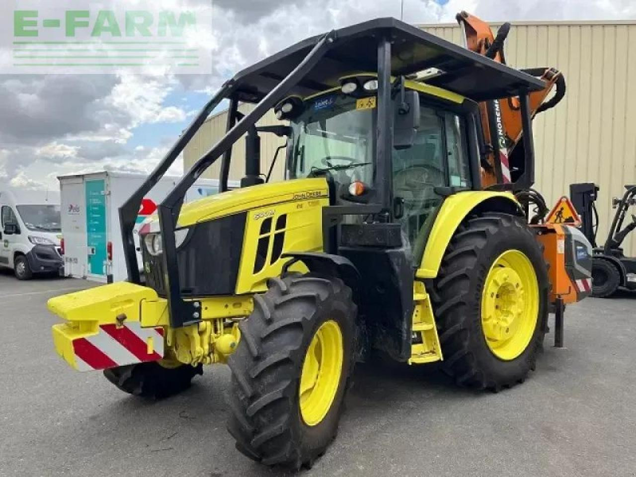 John Deere 6100m - Traktor: slika 2 John Deere 6100m - Traktor: slika 2