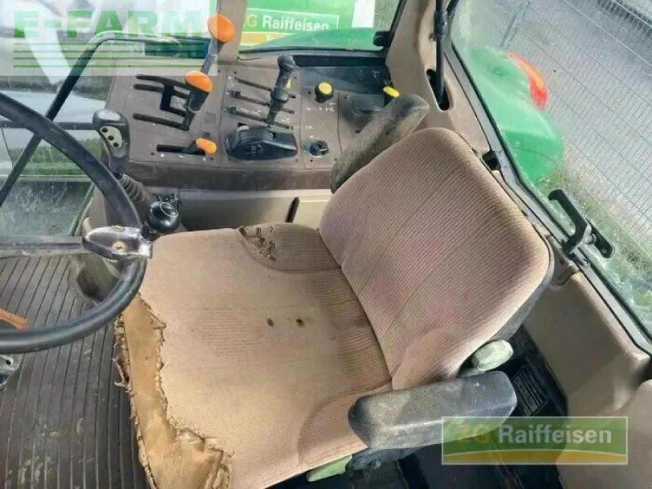 Traktor John Deere 6120 se: slika 6