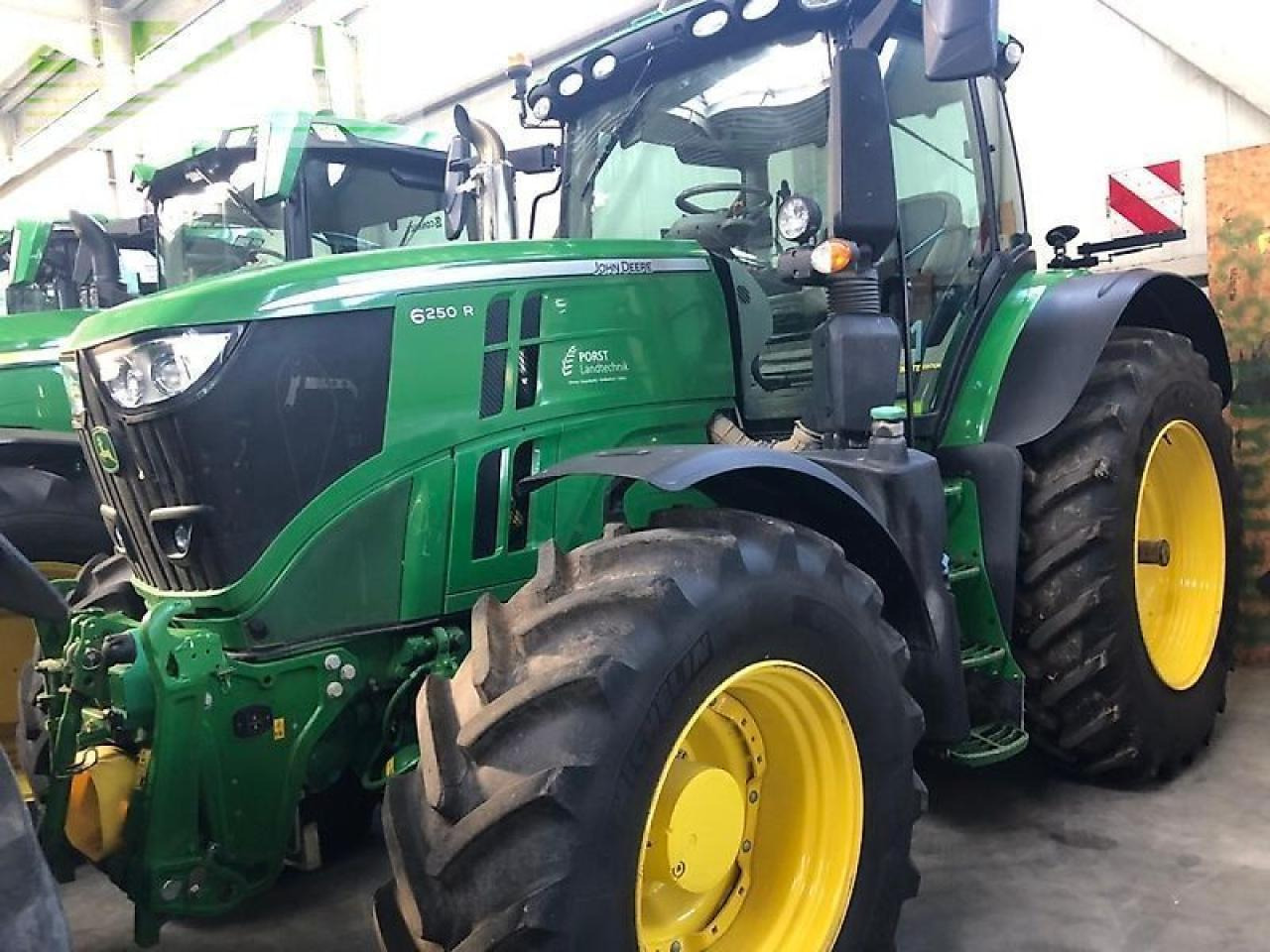 John Deere 6250r - Traktor: slika 1 John Deere 6250r - Traktor: slika 1