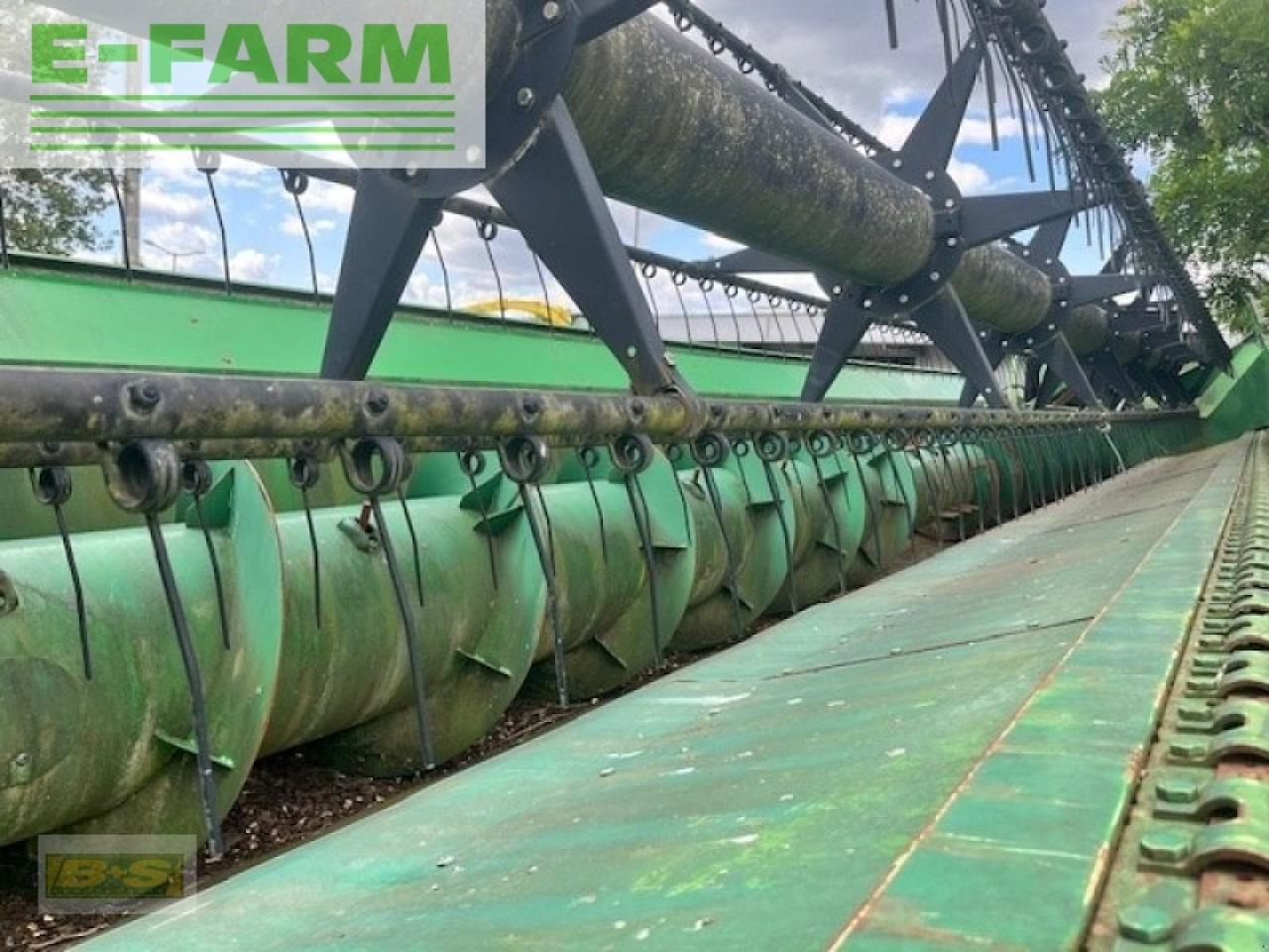 John Deere 635r inkl. rapsvorsatz und wagen - Dodatak za stočnu hranu: slika 3 John Deere 635r inkl. rapsvorsatz und wagen - Dodatak za stočnu hranu: slika 3