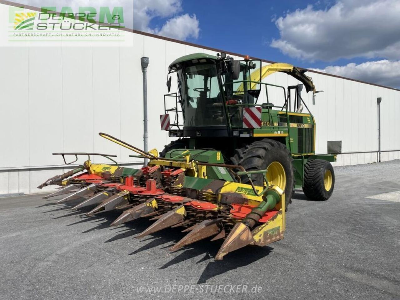 John Deere 6810 mit gebiss - Kombajn za stočnu hranu: slika 1 John Deere 6810 mit gebiss - Kombajn za stočnu hranu: slika 1