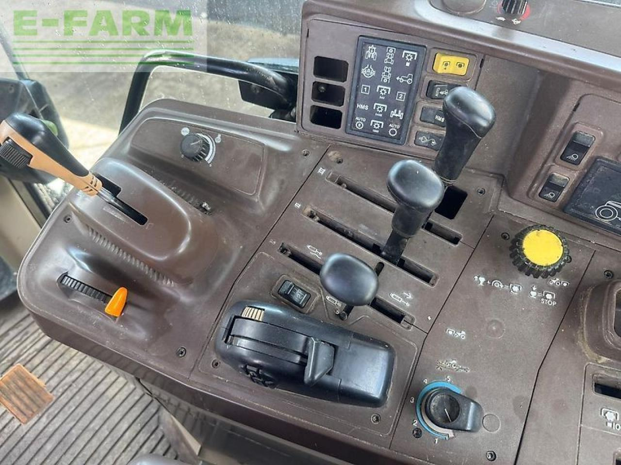 John Deere 6820 - Traktor: slika 3 John Deere 6820 - Traktor: slika 3