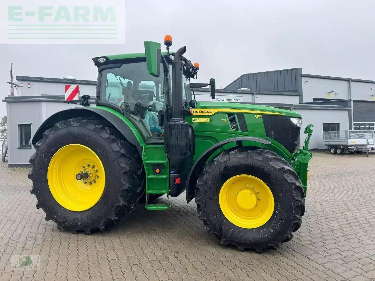John Deere 6r 215 - Traktor: slika 1 John Deere 6r 215 - Traktor: slika 1