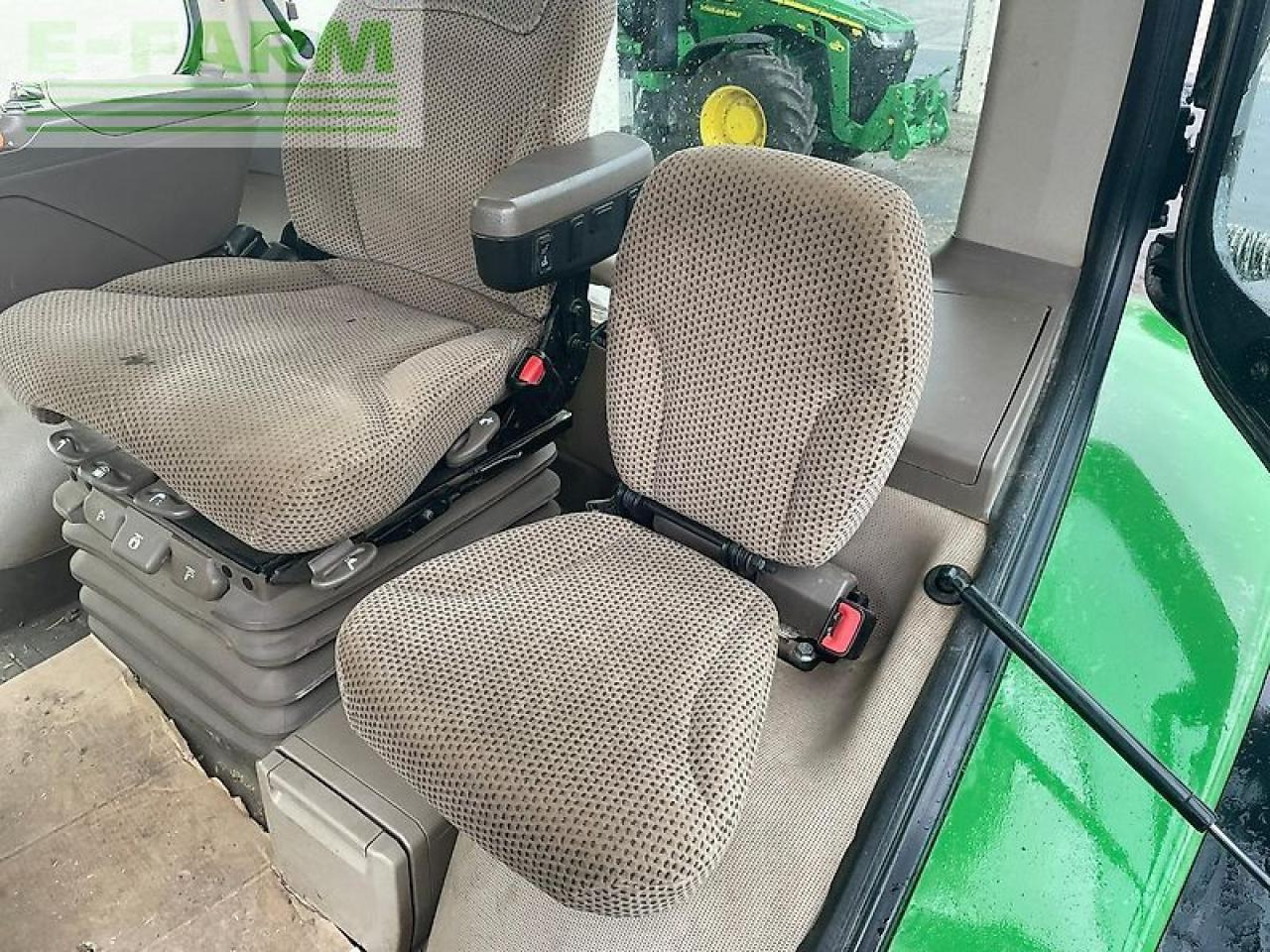 Traktor John Deere 7310r: slika 11