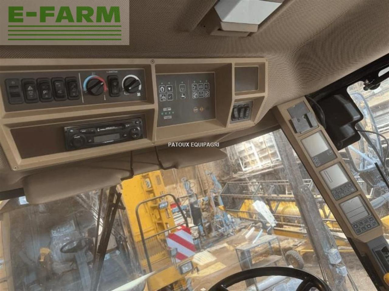 John Deere 7400 4rm - Kombajn za stočnu hranu: slika 3 John Deere 7400 4rm - Kombajn za stočnu hranu: slika 3