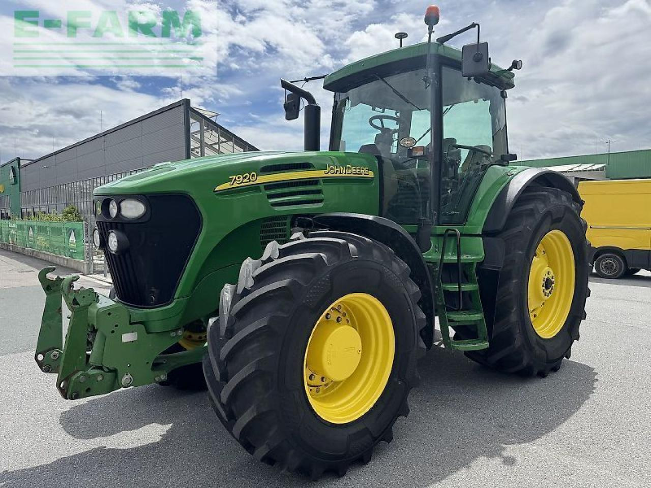 John Deere 7920 - Traktor: slika 1 John Deere 7920 - Traktor: slika 1