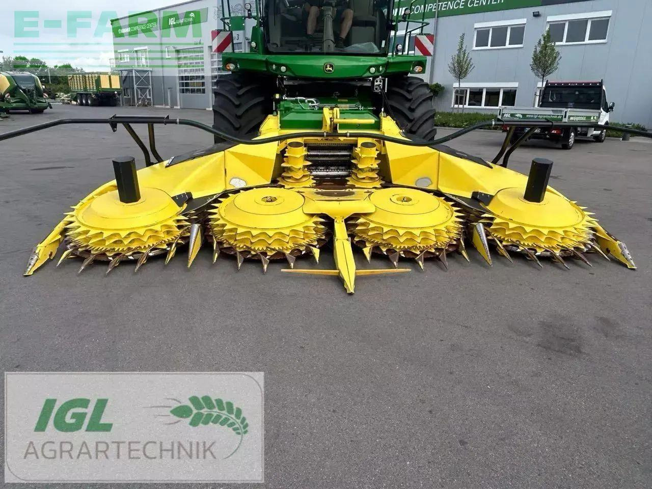 John Deere 8200 i - Kombajn za stočnu hranu: slika 3 John Deere 8200 i - Kombajn za stočnu hranu: slika 3
