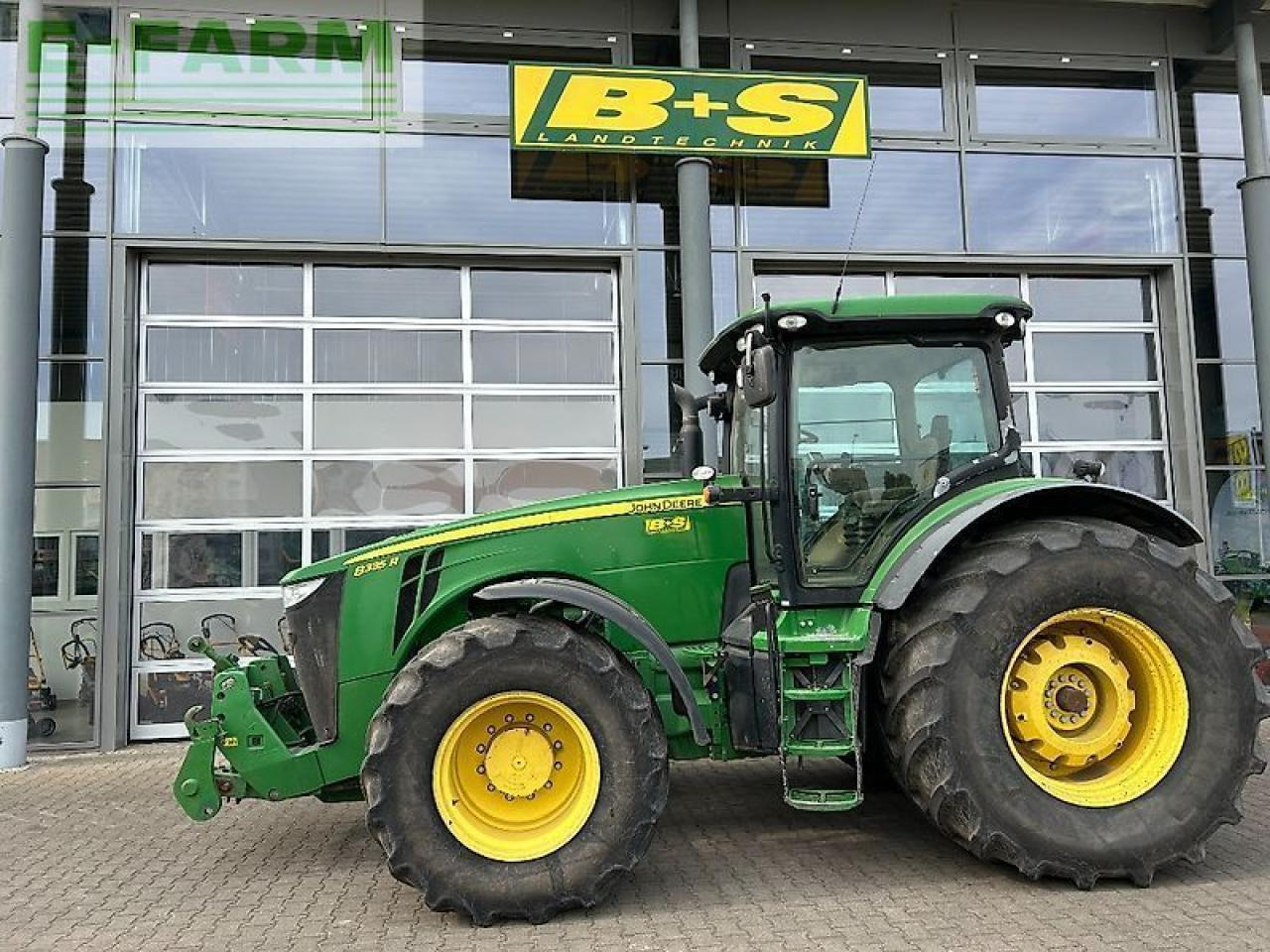 John Deere 8335r - Traktor: slika 1 John Deere 8335r - Traktor: slika 1