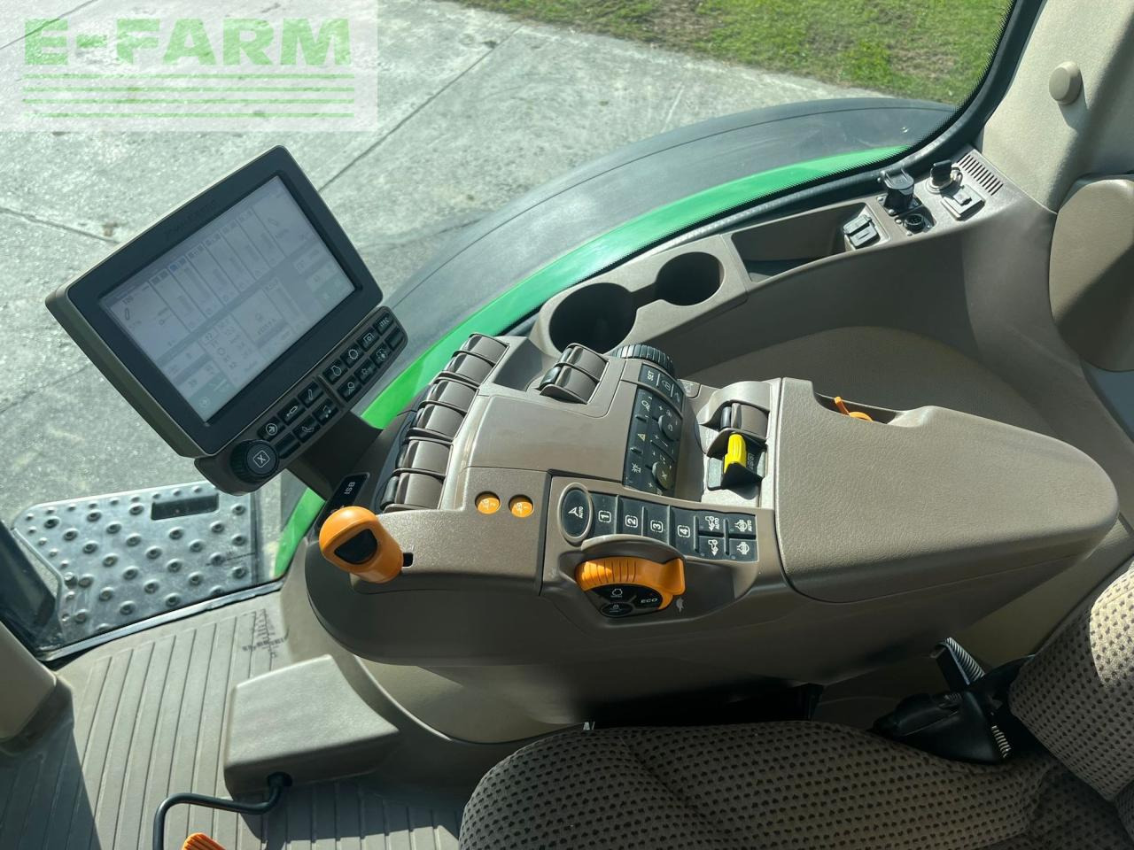 Traktor John Deere 8370R: slika 18