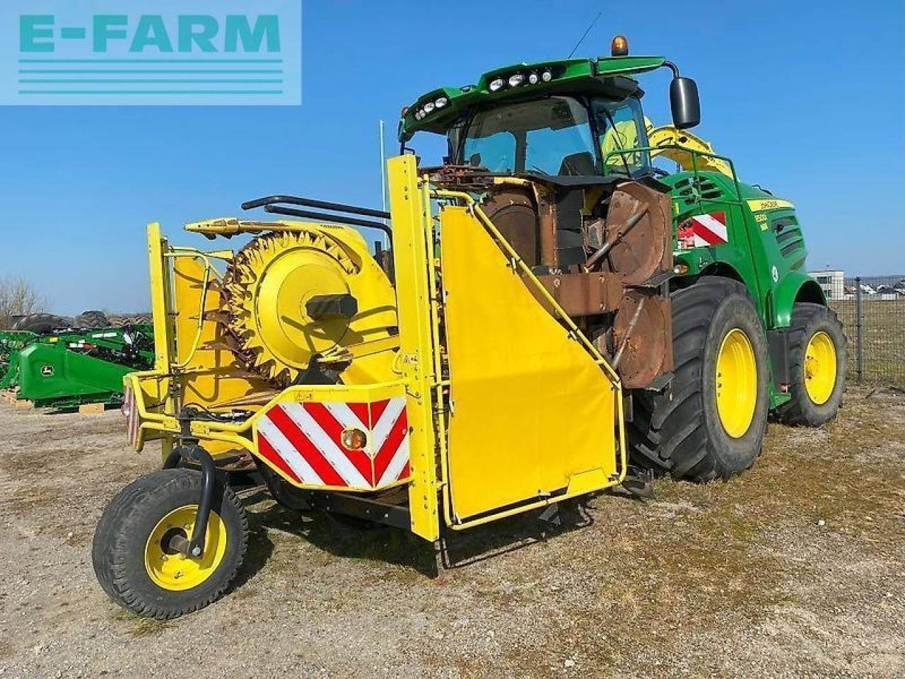 John Deere 8500 mit kemper 460 stalkbuster - Kombajn za stočnu hranu: slika 1 John Deere 8500 mit kemper 460 stalkbuster - Kombajn za stočnu hranu: slika 1