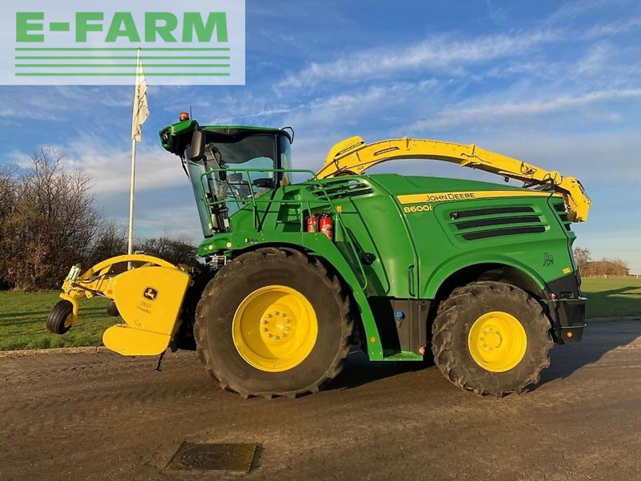 John Deere 8600i - Kombajn za stočnu hranu: slika 1 John Deere 8600i - Kombajn za stočnu hranu: slika 1