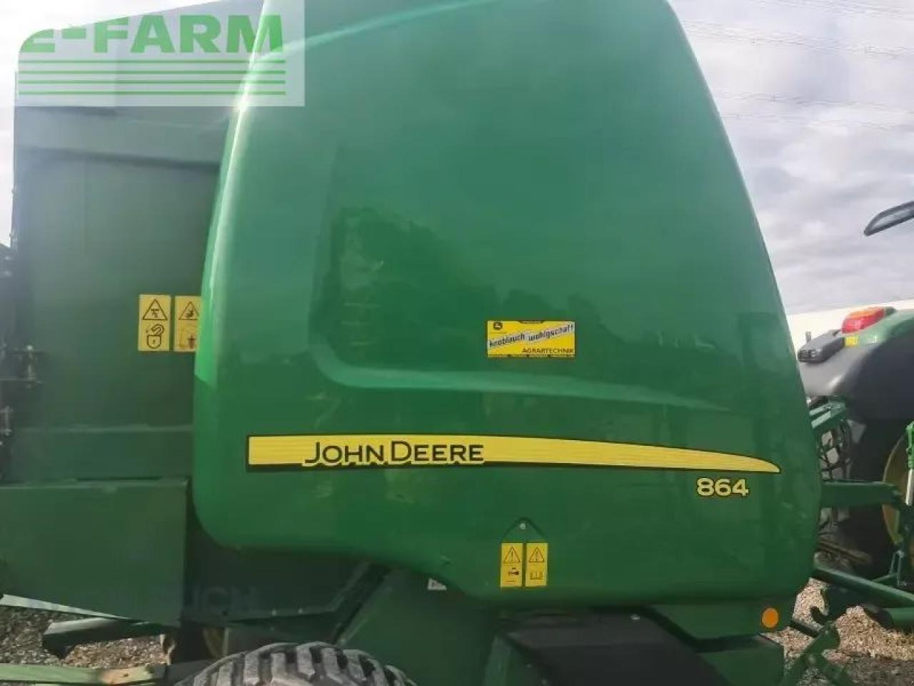 John Deere 864 premium - Balirka za kockaste bale: slika 1 John Deere 864 premium - Balirka za kockaste bale: slika 1