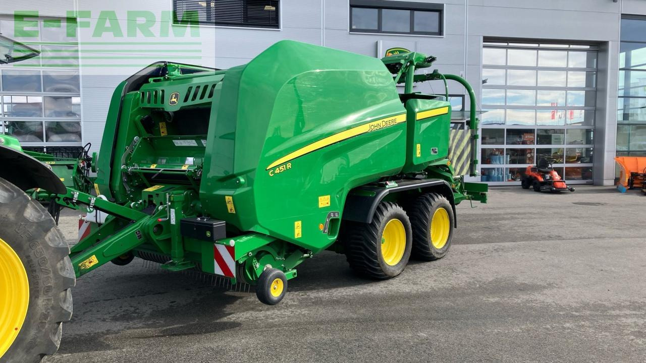 John Deere C451R - Balirka za kockaste bale: slika 1 John Deere C451R - Balirka za kockaste bale: slika 1