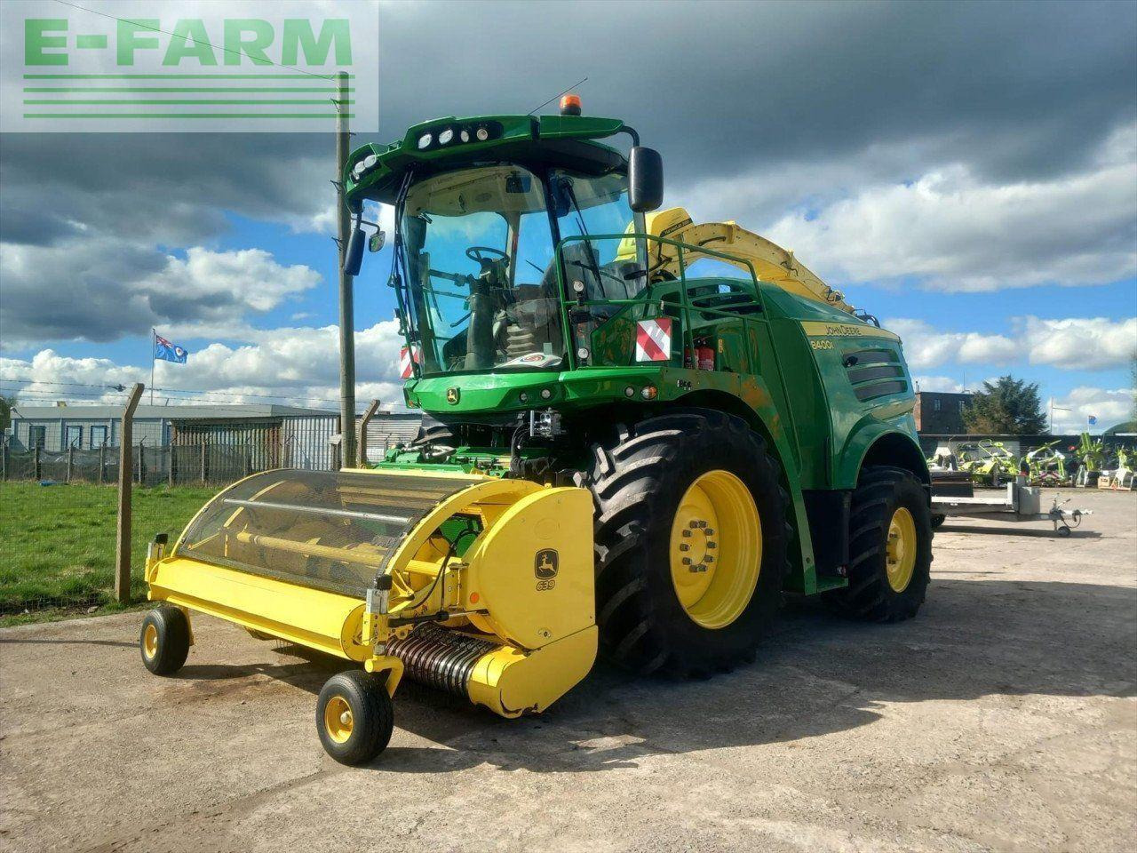 John Deere USED 8400I - Kombajn za stočnu hranu: slika 2 John Deere USED 8400I - Kombajn za stočnu hranu: slika 2