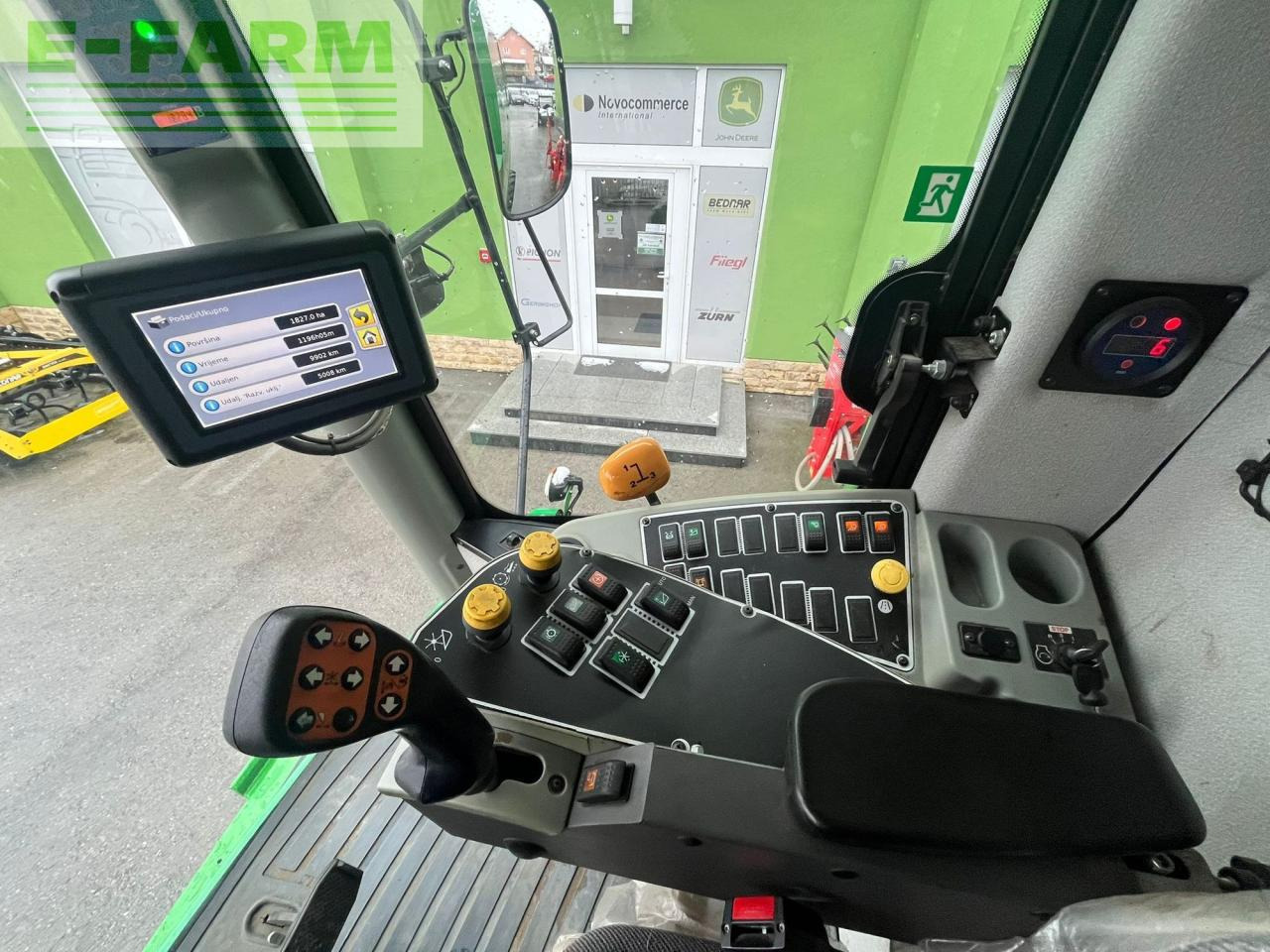 Kombinovani kombajn John Deere W440: slika 22