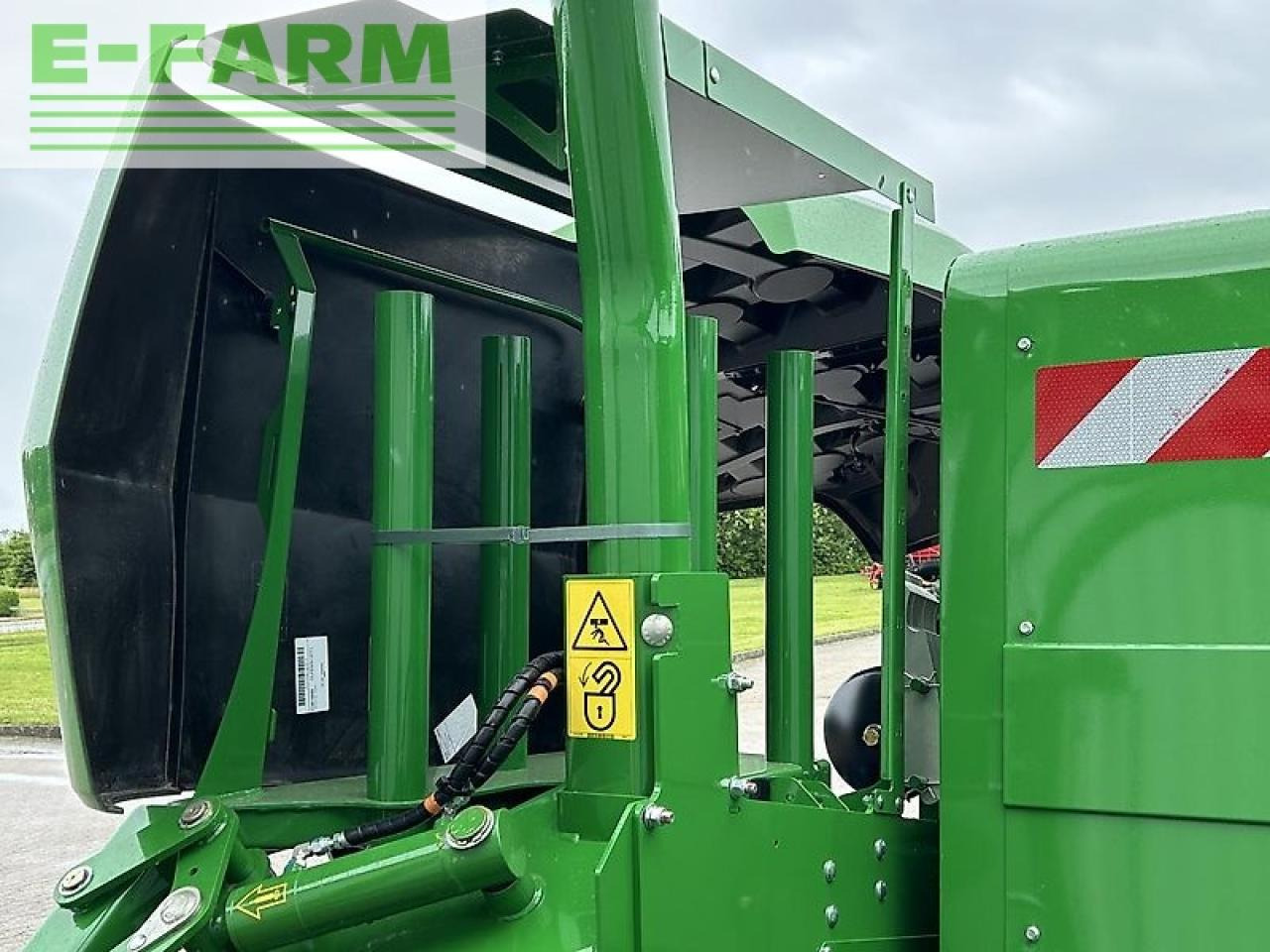 John Deere c441r - Balirka za kockaste bale: slika 4 John Deere c441r - Balirka za kockaste bale: slika 4