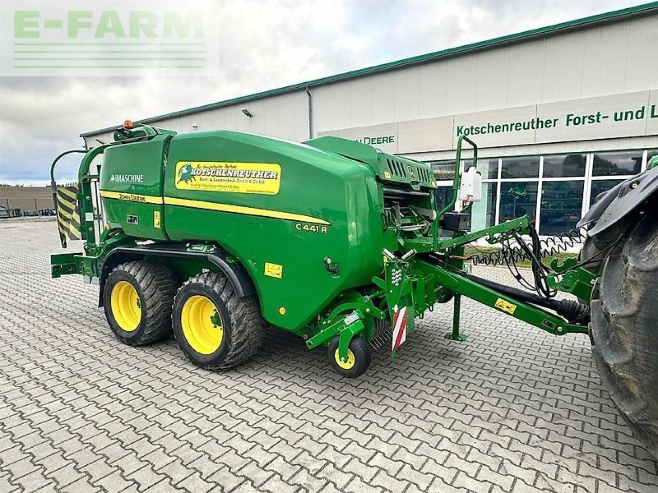 John Deere c441r - Balirka za kockaste bale: slika 1 John Deere c441r - Balirka za kockaste bale: slika 1