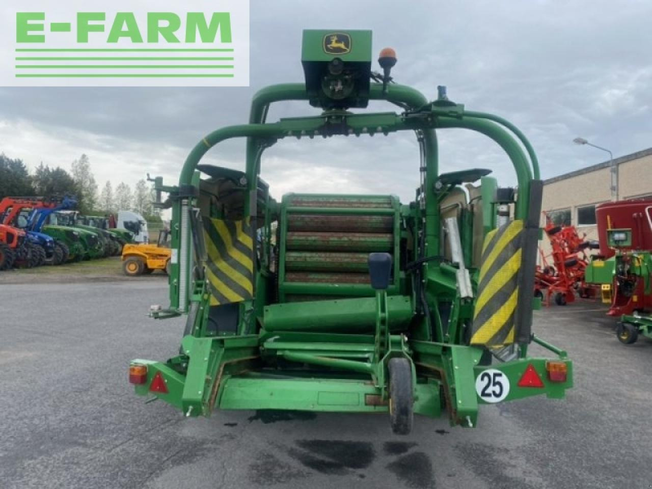 John Deere c441r - Balirka za kockaste bale: slika 5 John Deere c441r - Balirka za kockaste bale: slika 5