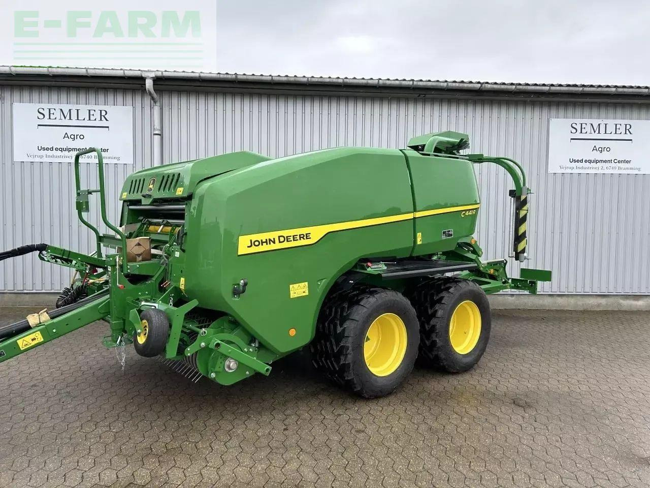 John Deere c441r - Balirka za kockaste bale: slika 1 John Deere c441r - Balirka za kockaste bale: slika 1