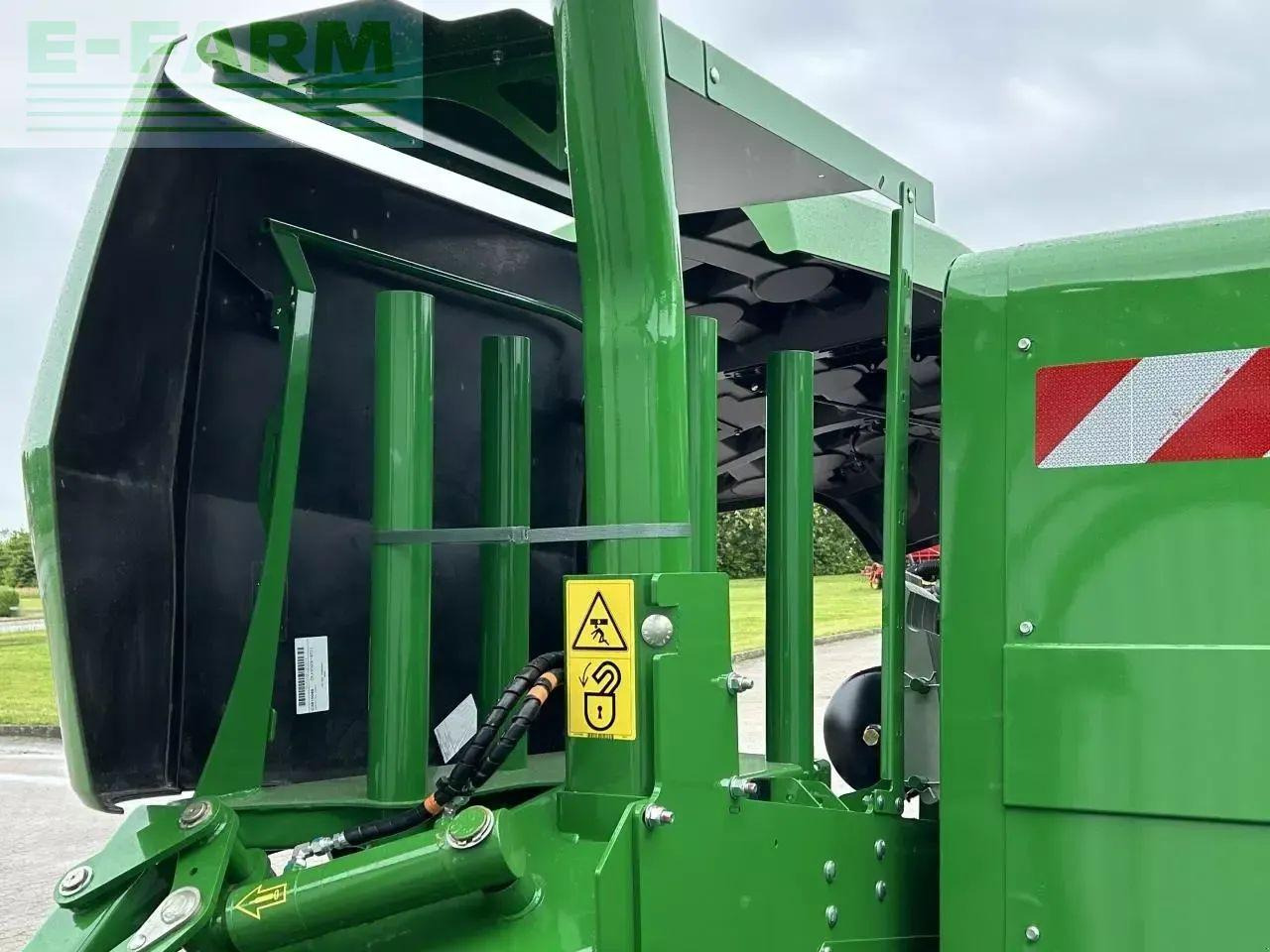 John Deere c441r - Balirka za kockaste bale: slika 4 John Deere c441r - Balirka za kockaste bale: slika 4