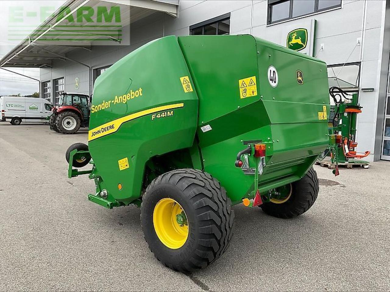 John Deere f 441 m rundballenpresse - Balirka za kockaste bale: slika 4 John Deere f 441 m rundballenpresse - Balirka za kockaste bale: slika 4