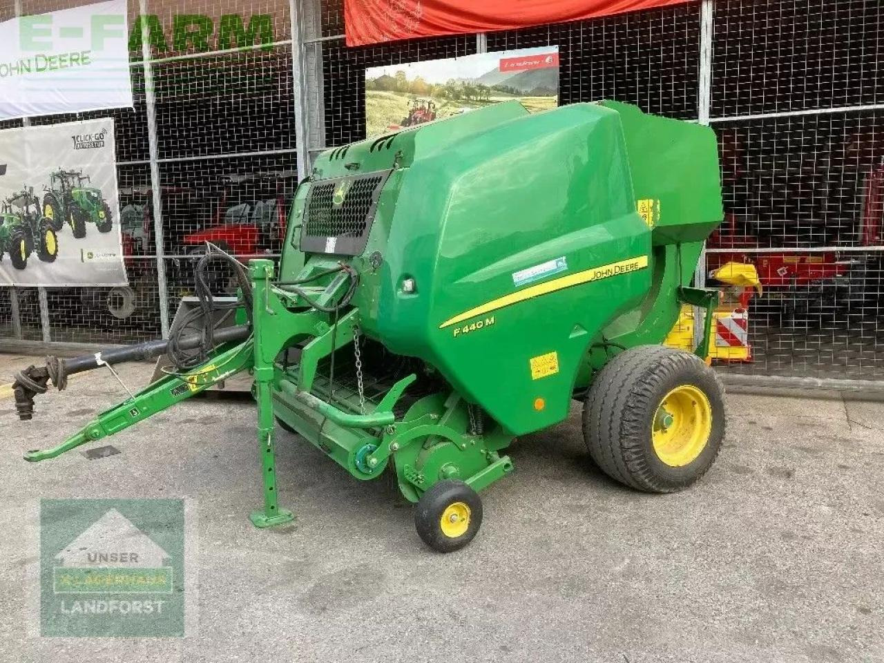 John Deere f440m - Balirka za kockaste bale: slika 1 John Deere f440m - Balirka za kockaste bale: slika 1