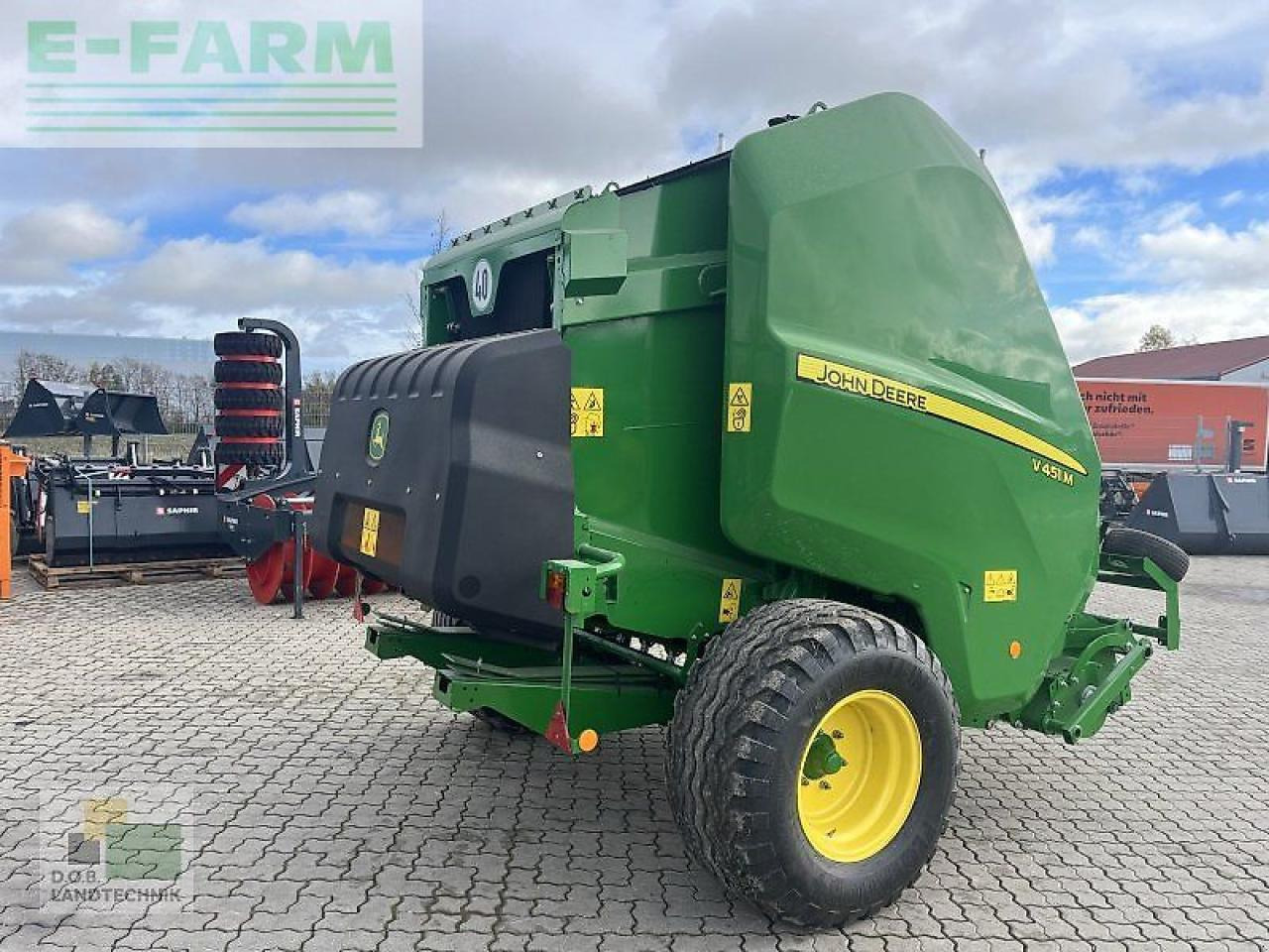 John Deere v451m - Balirka za kockaste bale: slika 3 John Deere v451m - Balirka za kockaste bale: slika 3