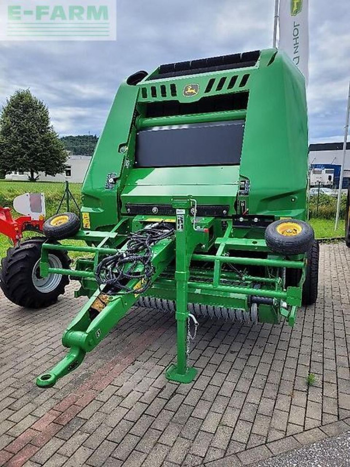 John Deere v451m - Balirka za kockaste bale: slika 2 John Deere v451m - Balirka za kockaste bale: slika 2