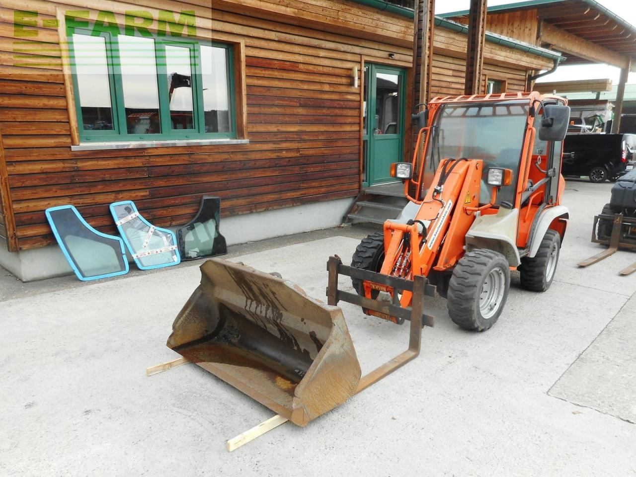 Kramer 348-01 / 5035 ( 2.250 kg ) mit schaufel und gabe - Mini bager: slika 2 Kramer 348-01 / 5035 ( 2.250 kg ) mit schaufel und gabe - Mini bager: slika 2