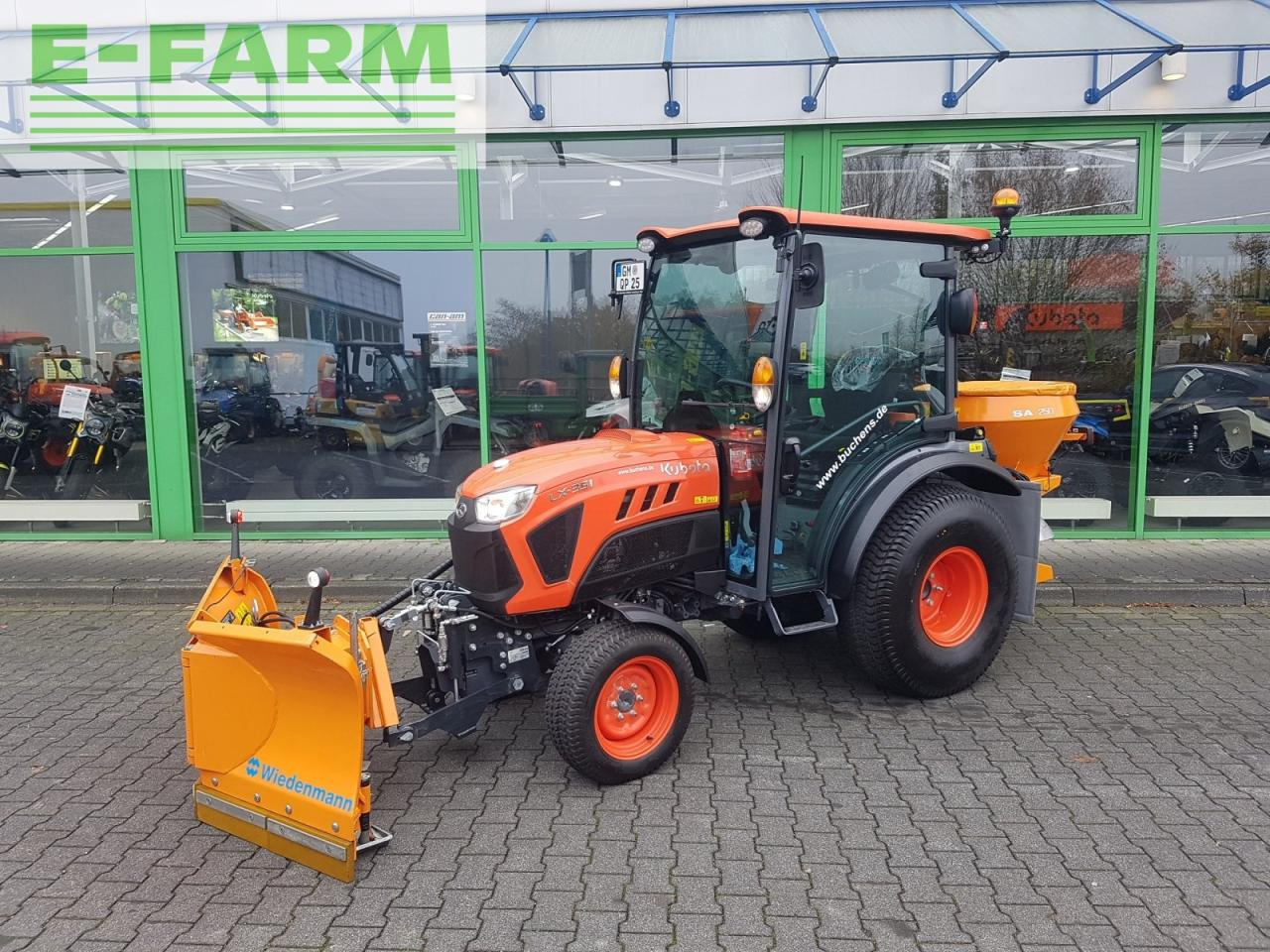 Kubota lx351 cab winterdienstpaket - Traktor: slika 5 Kubota lx351 cab winterdienstpaket - Traktor: slika 5
