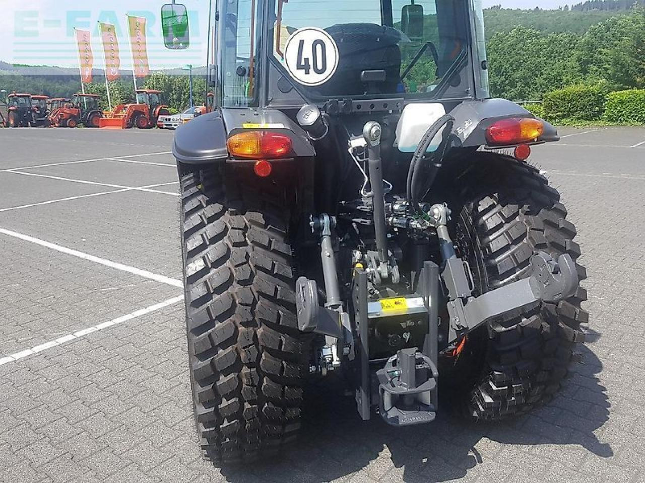 Kubota m5-072 cab narrow - Traktor: slika 3 Kubota m5-072 cab narrow - Traktor: slika 3