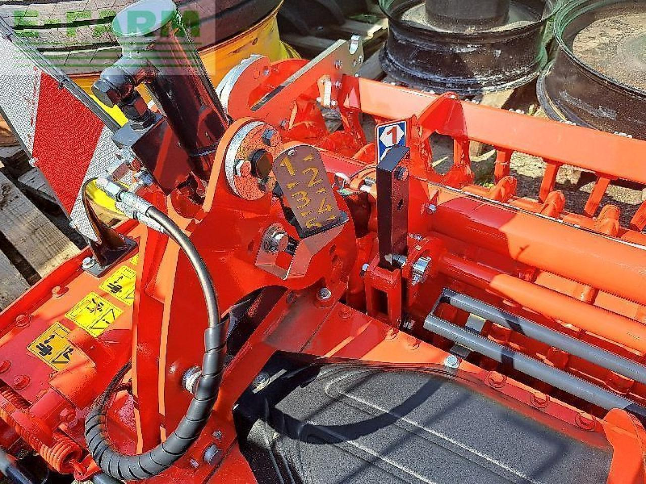 Kuhn hr3030 - Oprema za obradu zemljišta: slika 4 Kuhn hr3030 - Oprema za obradu zemljišta: slika 4