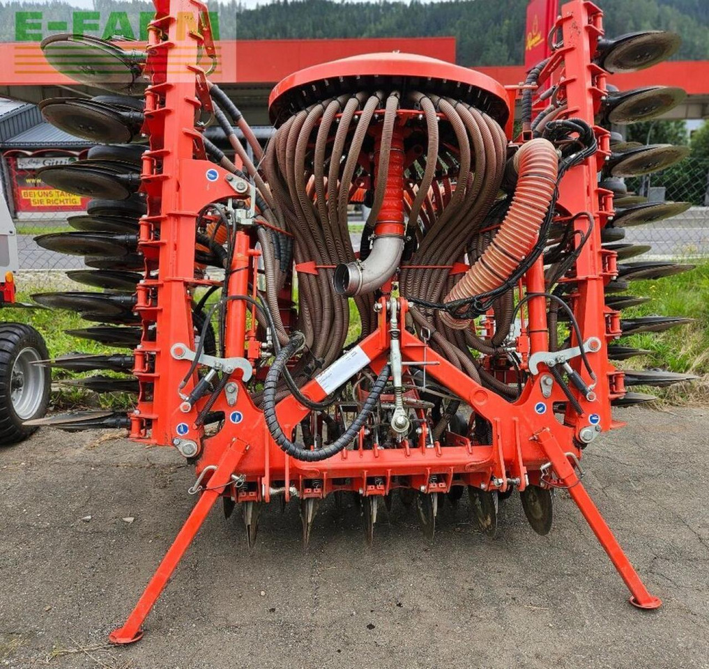 Kuhn hr5004dr+btfr5000-40dd+tf1512 - Kombinovana mašina za setvu: slika 5 Kuhn hr5004dr+btfr5000-40dd+tf1512 - Kombinovana mašina za setvu: slika 5