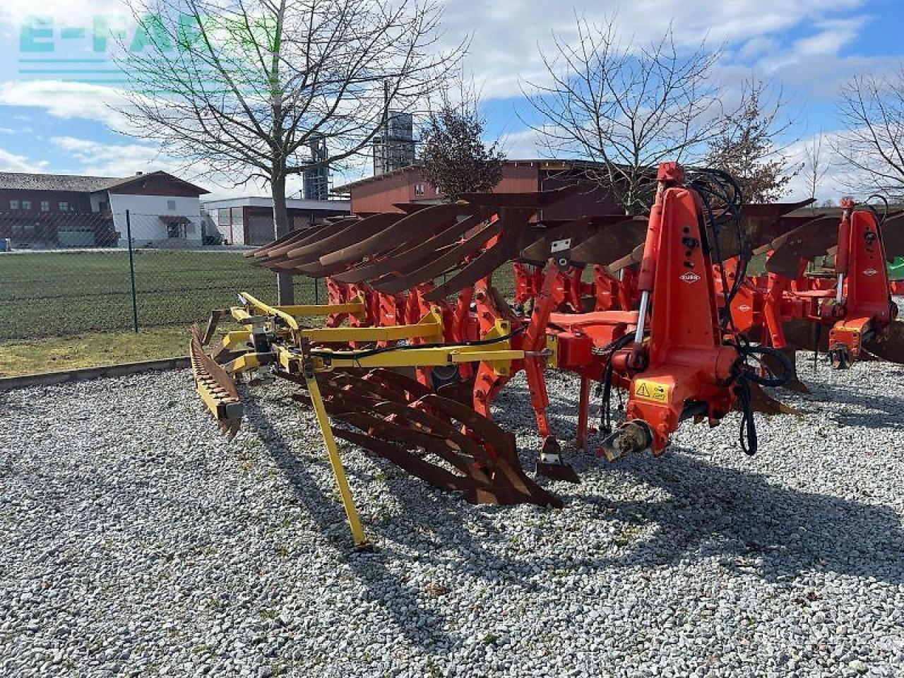 Kuhn vari-master 153 mit schollencracker - Plug: slika 1 Kuhn vari-master 153 mit schollencracker - Plug: slika 1
