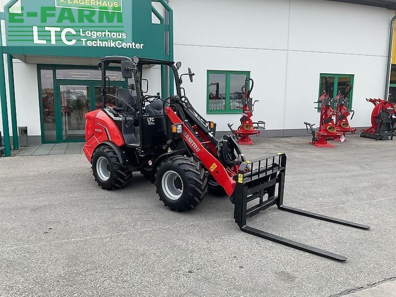 Manitou mla 3-25 h - Mini bager: slika 2 Manitou mla 3-25 h - Mini bager: slika 2