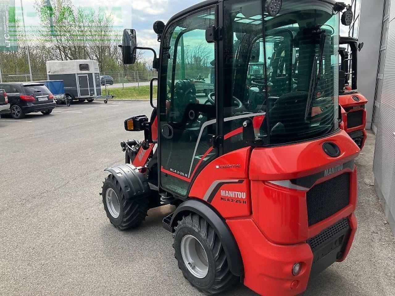 Manitou mla2-25 - Mini bager: slika 2 Manitou mla2-25 - Mini bager: slika 2