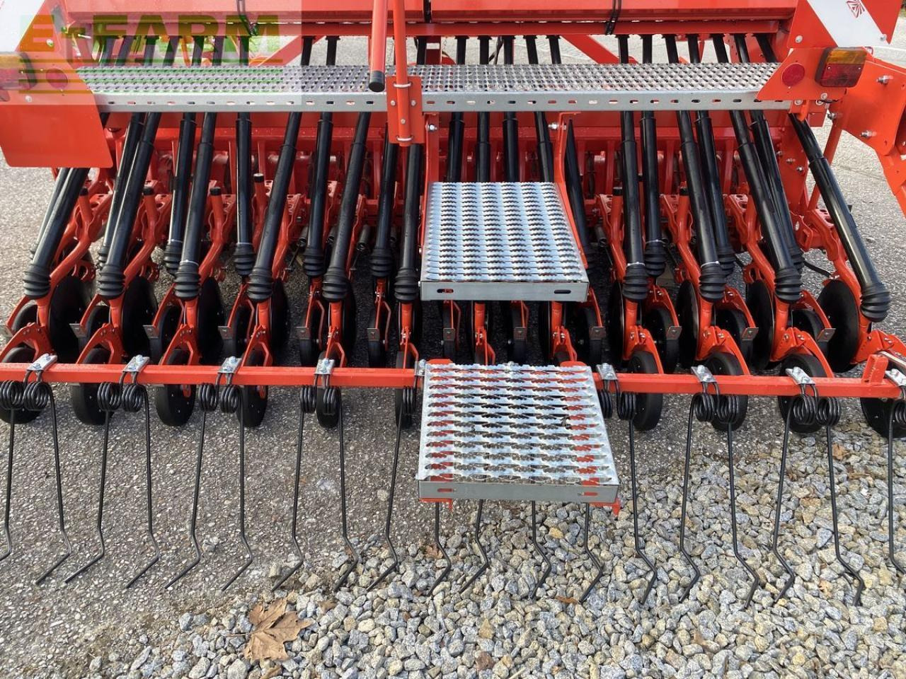 Maschio dominator 3000 combi2 + dama 300 - 24 - Kombinovana mašina za setvu: slika 5 Maschio dominator 3000 combi2 + dama 300 - 24 - Kombinovana mašina za setvu: slika 5