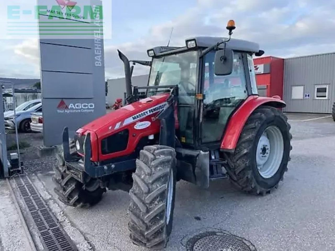 Massey Ferguson 5455 - Traktor: slika 1 Massey Ferguson 5455 - Traktor: slika 1