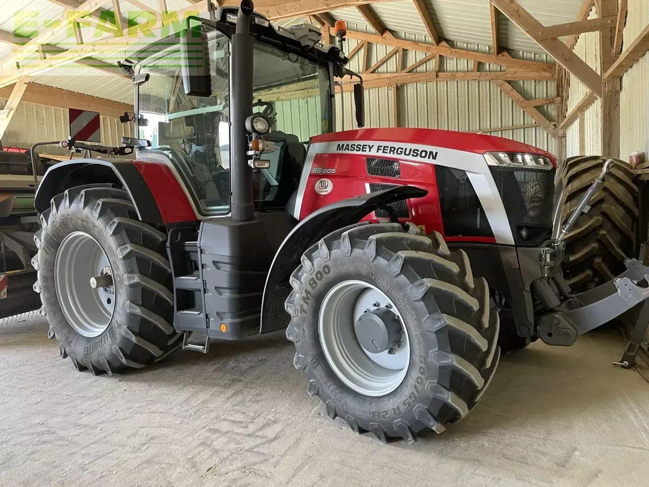 Massey Ferguson 8s.205 d7 - Traktor: slika 1 Massey Ferguson 8s.205 d7 - Traktor: slika 1