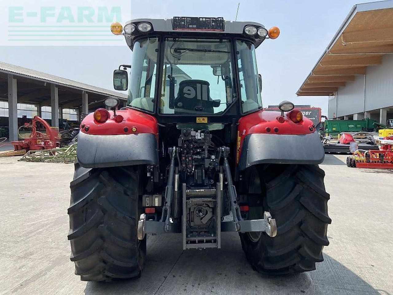 Massey Ferguson mf 5610 dyna-4 essential Essential - Traktor: slika 4 Massey Ferguson mf 5610 dyna-4 essential Essential - Traktor: slika 4