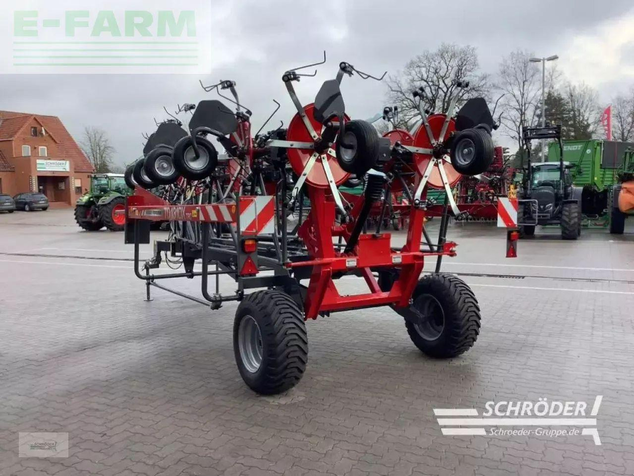 Massey Ferguson td 1310x trc (lotus 1250 t) - Prevrtač/ Grabuljač: slika 4 Massey Ferguson td 1310x trc (lotus 1250 t) - Prevrtač/ Grabuljač: slika 4