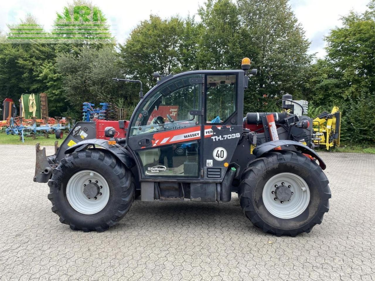 Massey Ferguson th-7038 - Teleskopski upravljač: slika 2 Massey Ferguson th-7038 - Teleskopski upravljač: slika 2