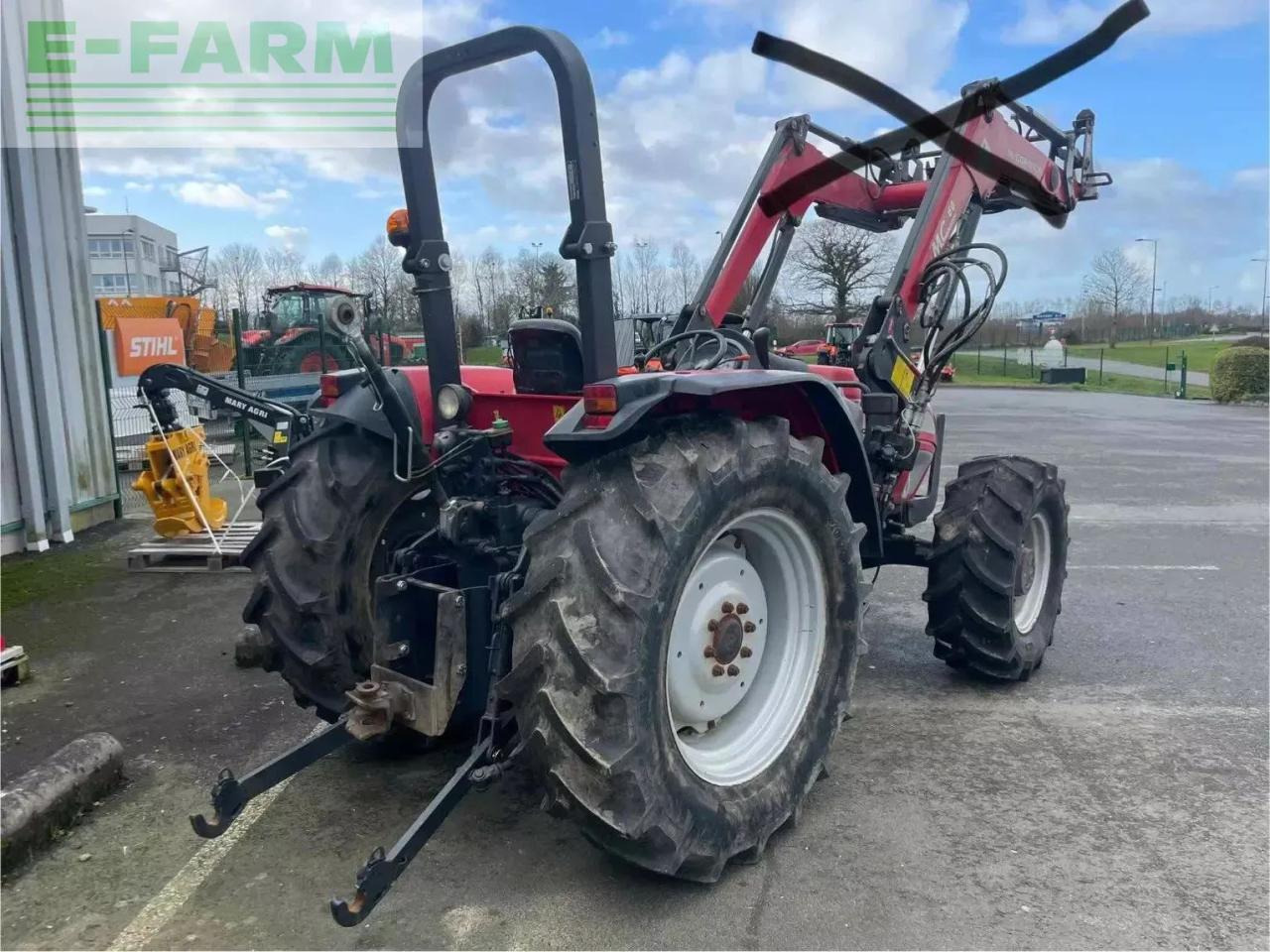 McCormick tracteur agricole c80l mc cormick - Traktor: slika 2 McCormick tracteur agricole c80l mc cormick - Traktor: slika 2
