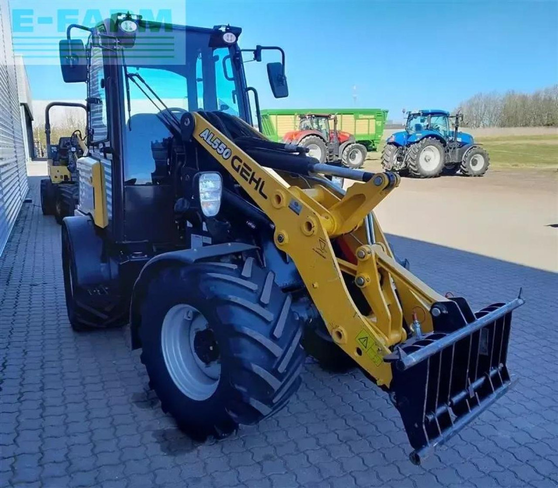 Mustang al550 m. kabine - Mini bager: slika 5 Mustang al550 m. kabine - Mini bager: slika 5