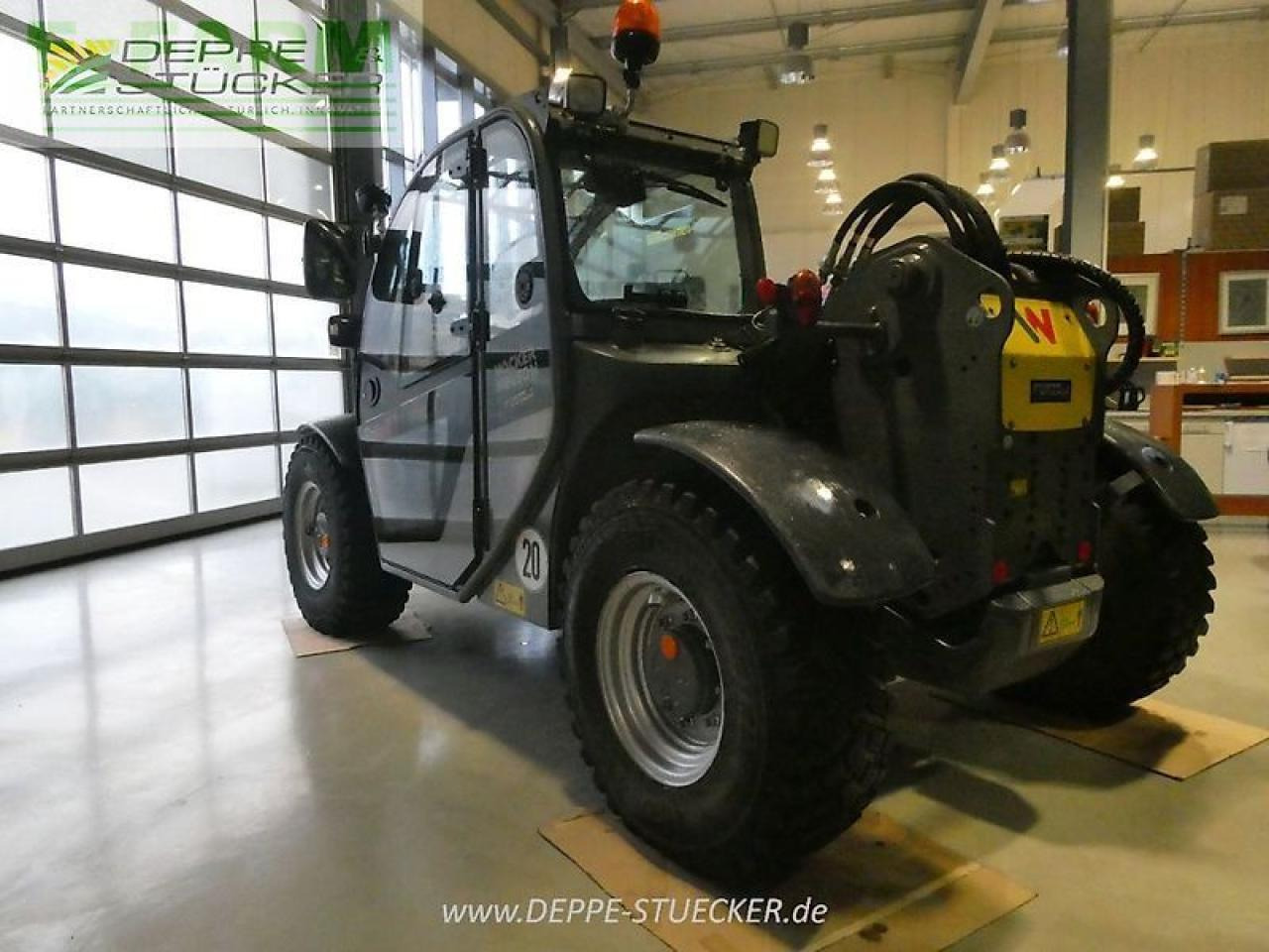 Teleskopski upravljač Neuson th 627: slika 16 Teleskopski upravljač Neuson th 627: slika 16