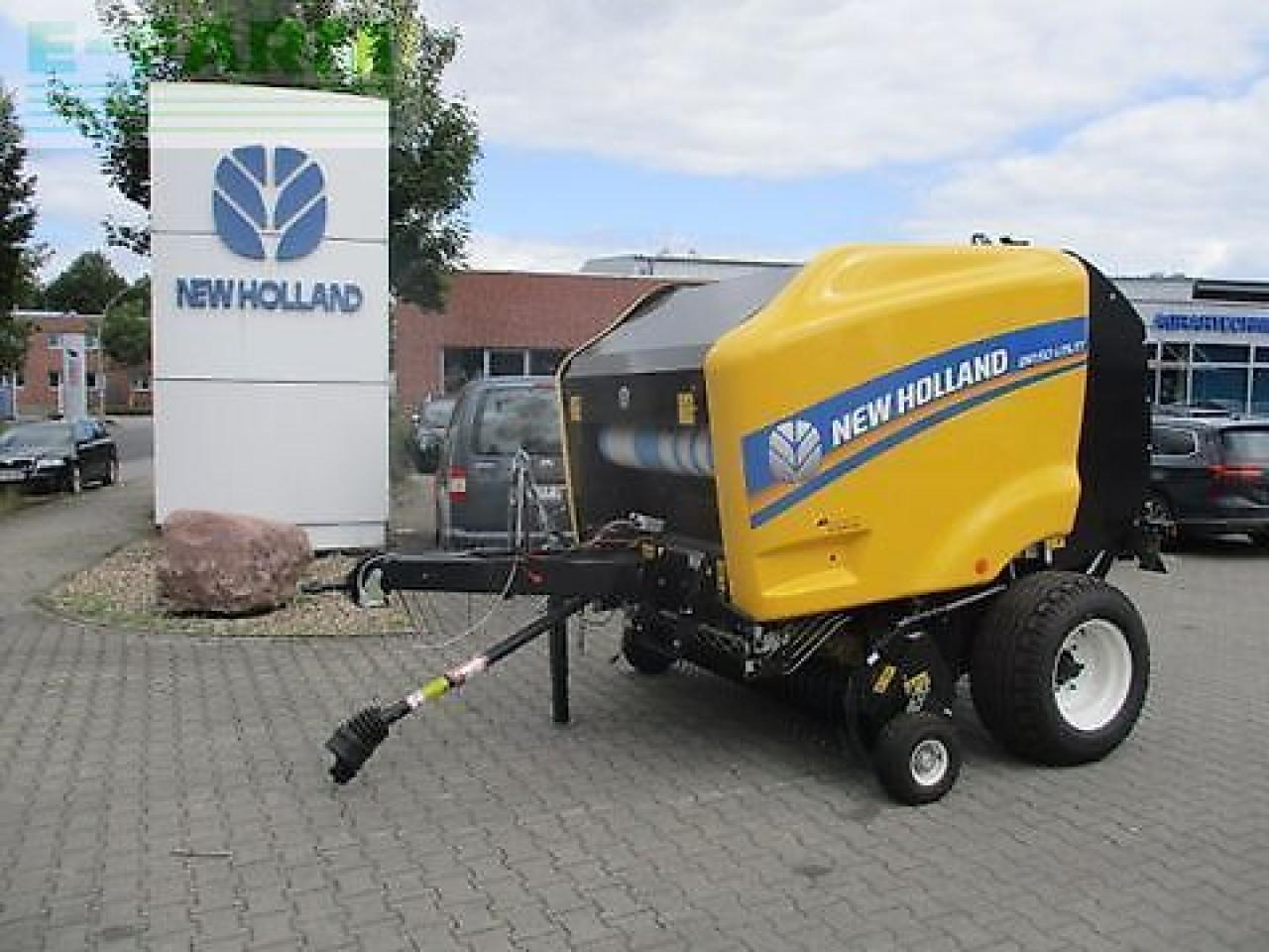 New Holland br 150 utility - Balirka za kockaste bale: slika 1 New Holland br 150 utility - Balirka za kockaste bale: slika 1