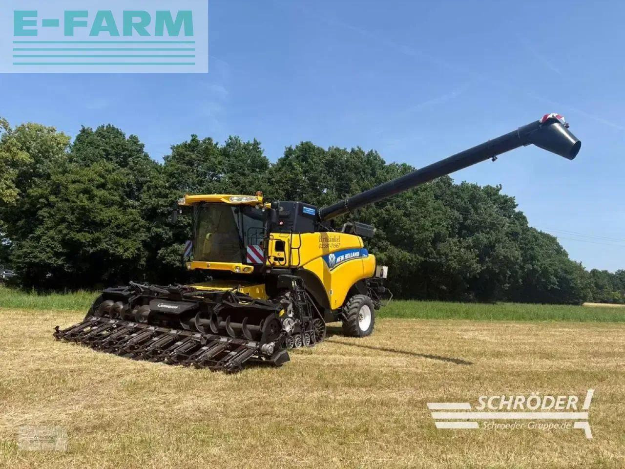 New Holland cr 8080 + schneidwerk 9,15m vario - Kombinovani kombajn: slika 1 New Holland cr 8080 + schneidwerk 9,15m vario - Kombinovani kombajn: slika 1