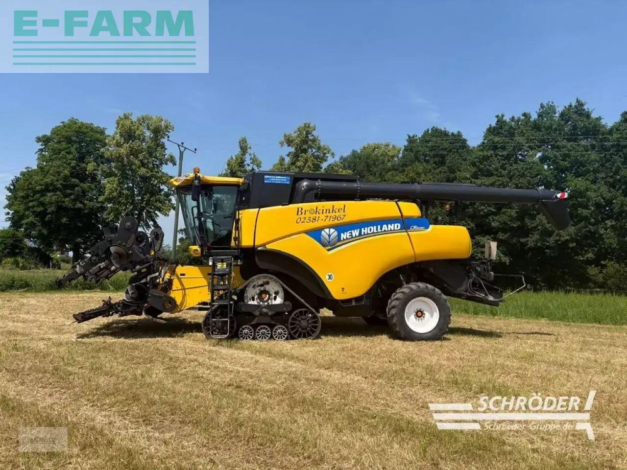 New Holland cr 8080 + schneidwerk 9,15m vario - Kombinovani kombajn: slika 4 New Holland cr 8080 + schneidwerk 9,15m vario - Kombinovani kombajn: slika 4