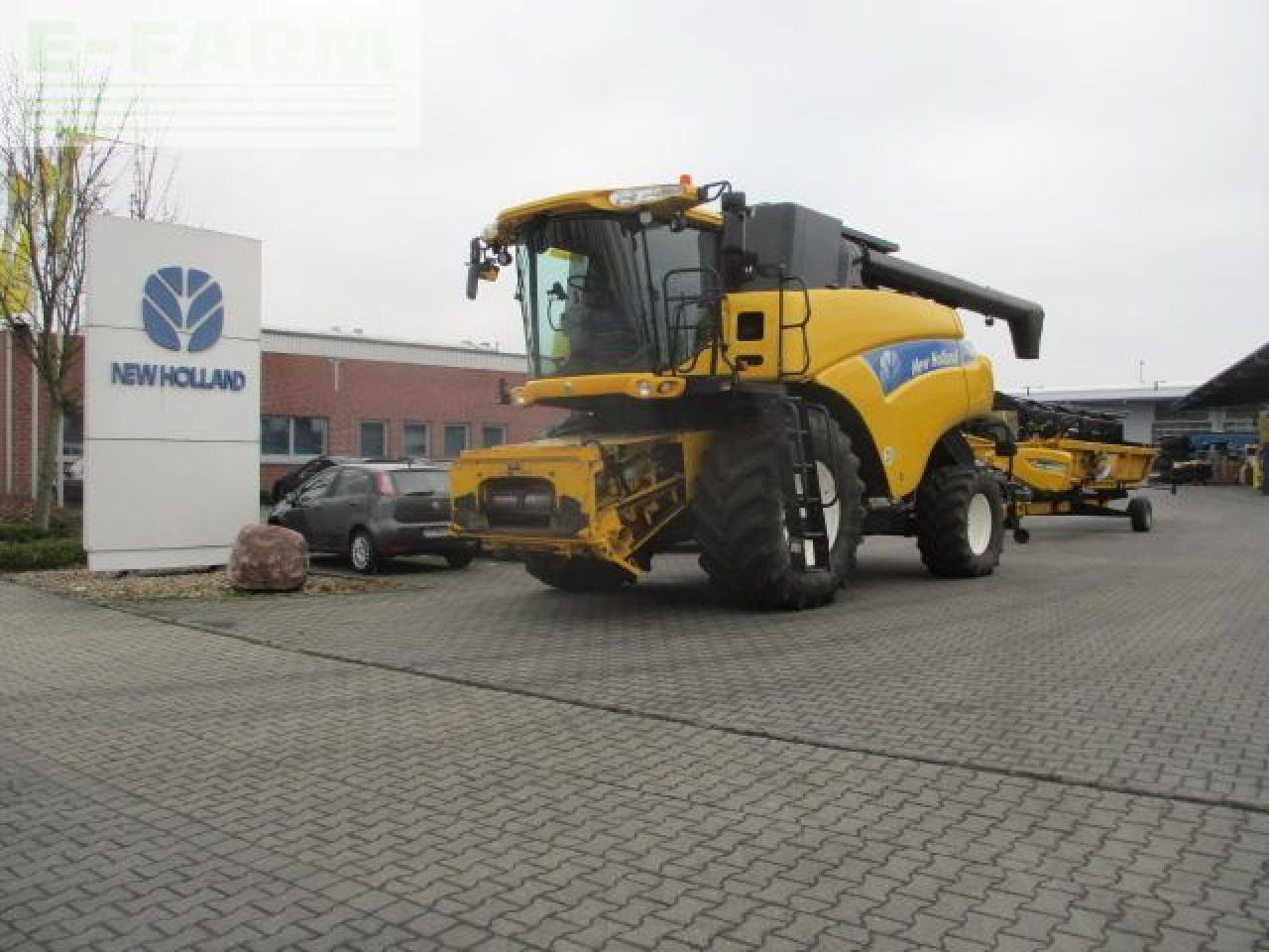 New Holland cr 9060 / cr9060 - Kombinovani kombajn: slika 2 New Holland cr 9060 / cr9060 - Kombinovani kombajn: slika 2